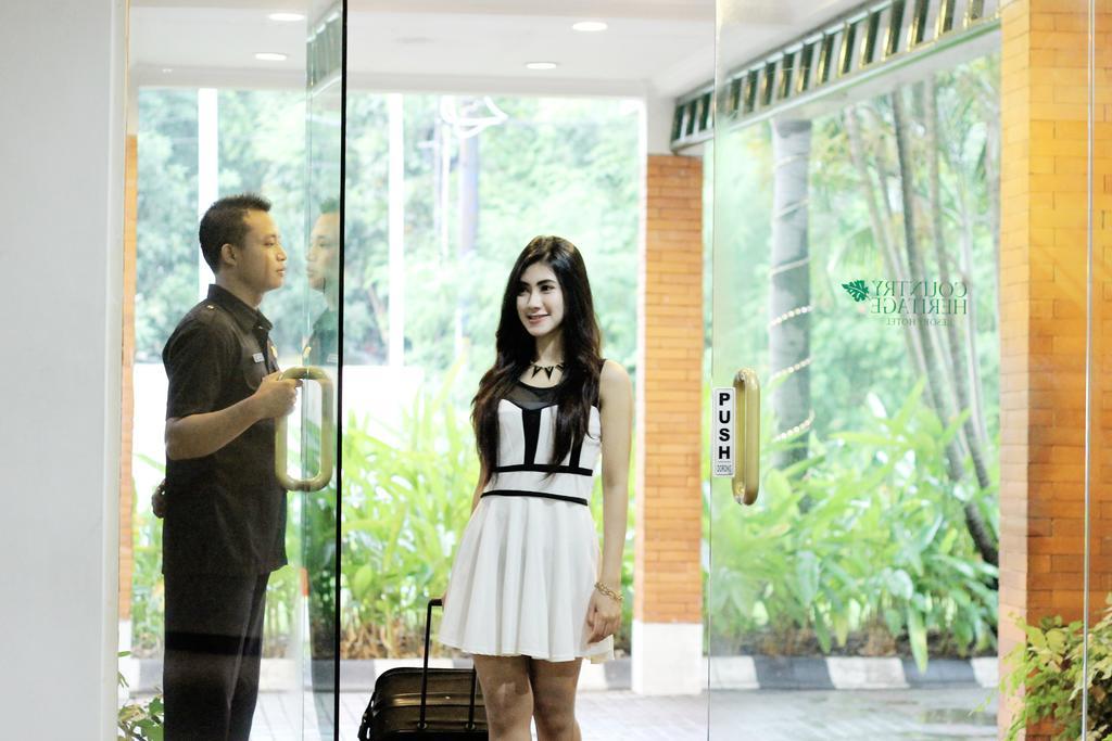 Villa Country Residence Surabaya Buitenkant foto