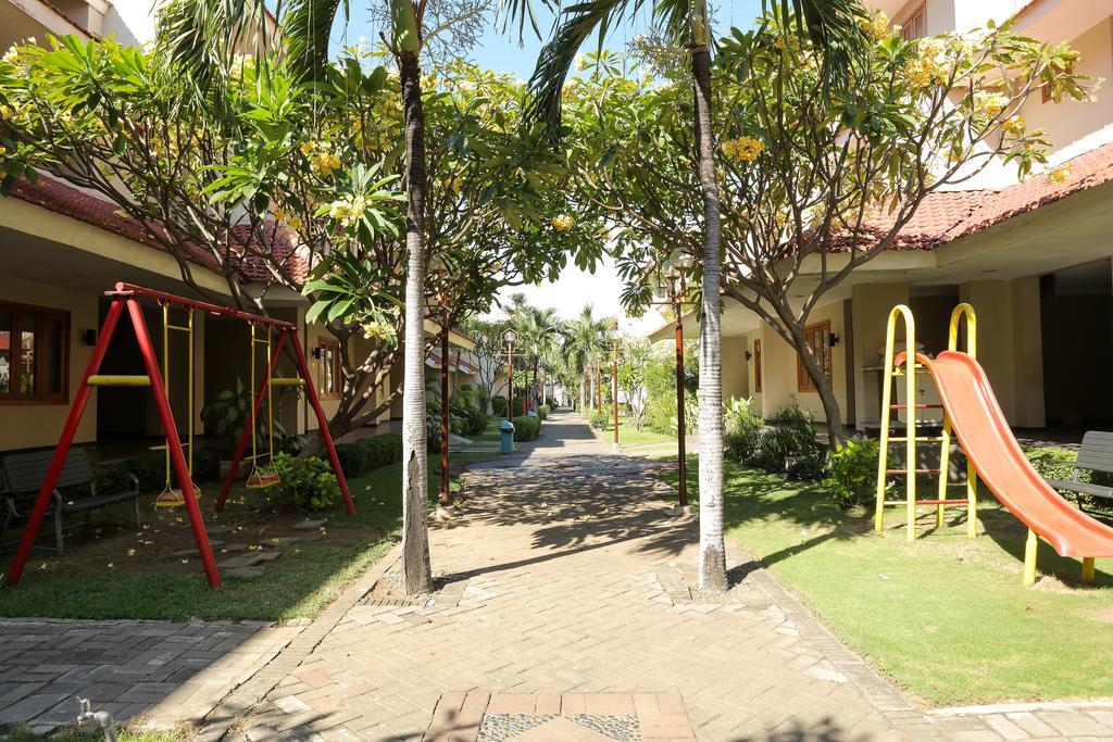 Villa Country Residence Surabaya Buitenkant foto