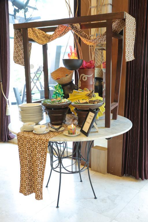 Villa Country Residence Surabaya Buitenkant foto