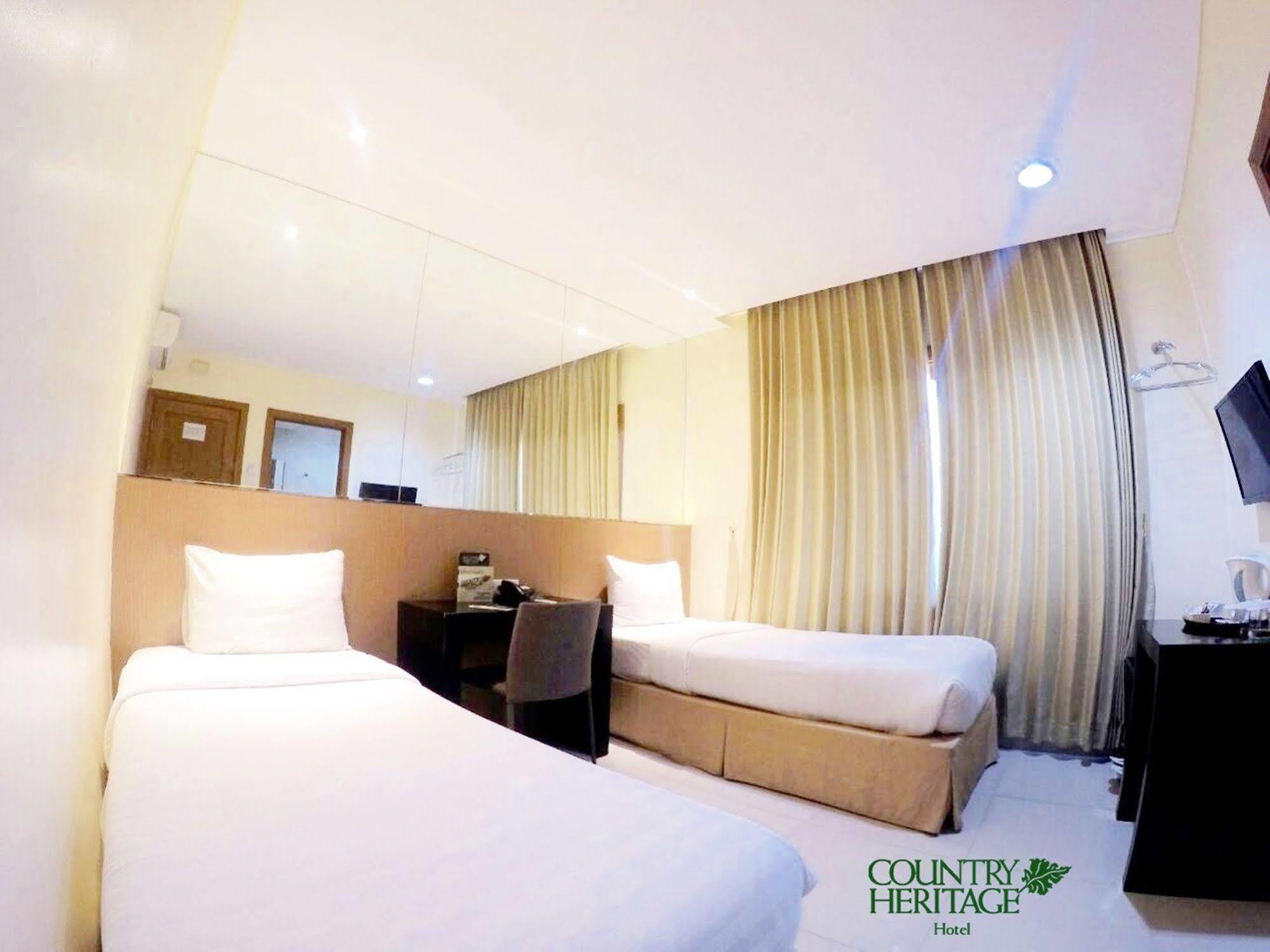 Villa Country Residence Surabaya Buitenkant foto