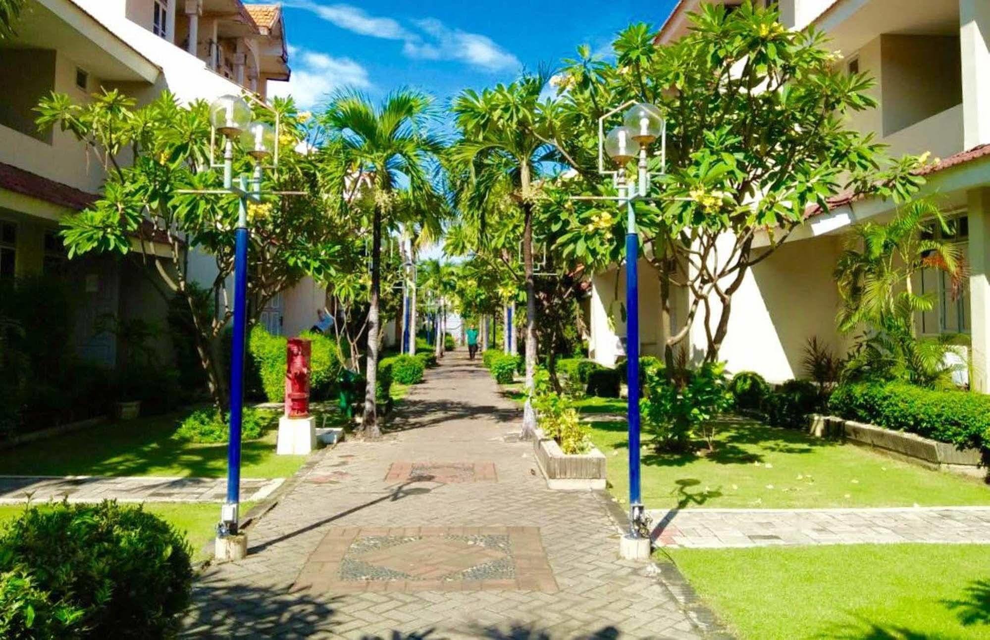 Villa Country Residence Surabaya Buitenkant foto