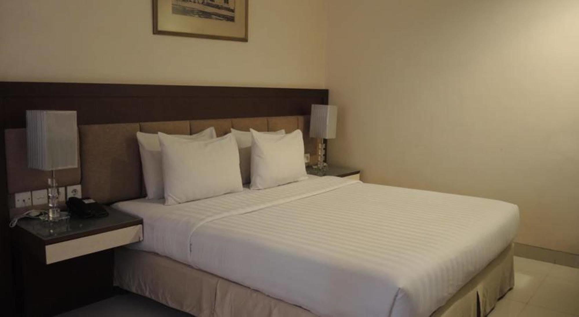 Villa Country Residence Surabaya Buitenkant foto